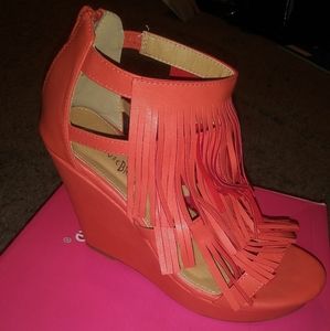 Wedge fringed Sandal